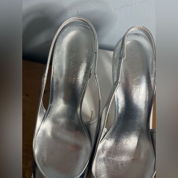 Raye Bobby Pump in Silver size 7 NEW IN BOX - Picture 10 of 12